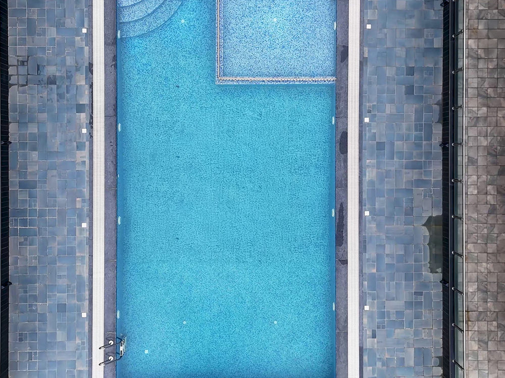 Aveda Estreall Swimming Pool